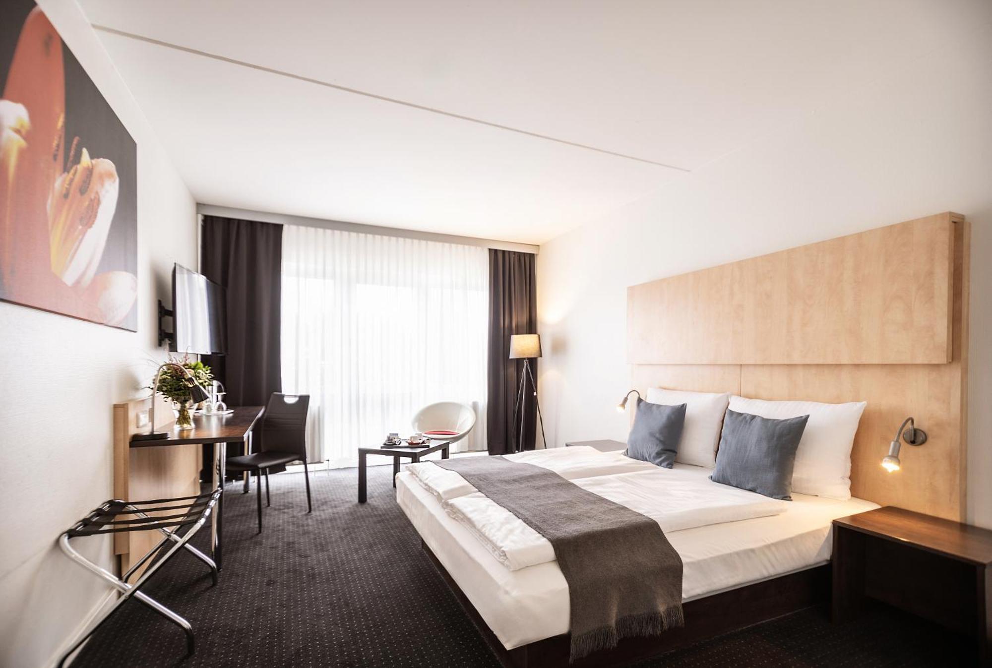 Good Morning + Bad Oldesloe Hotel ภายนอก รูปภาพ